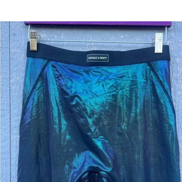 Fenty Savage Two pc - Picture 8 of 9